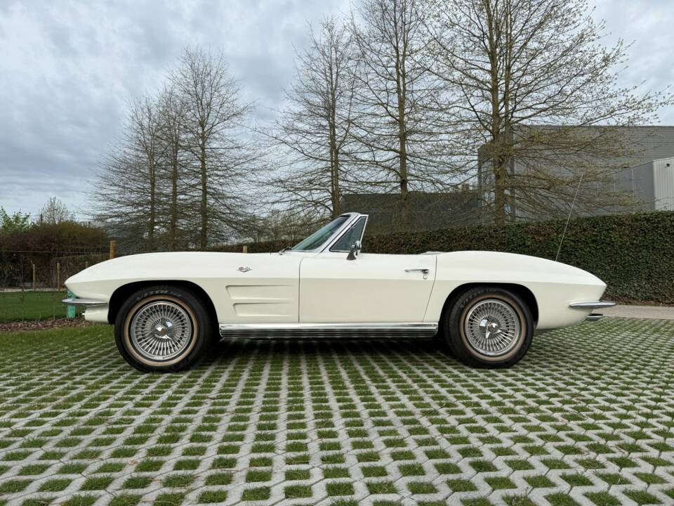 Imagen 9/38 de Chevrolet Corvette Sting Ray Convertible (1964)