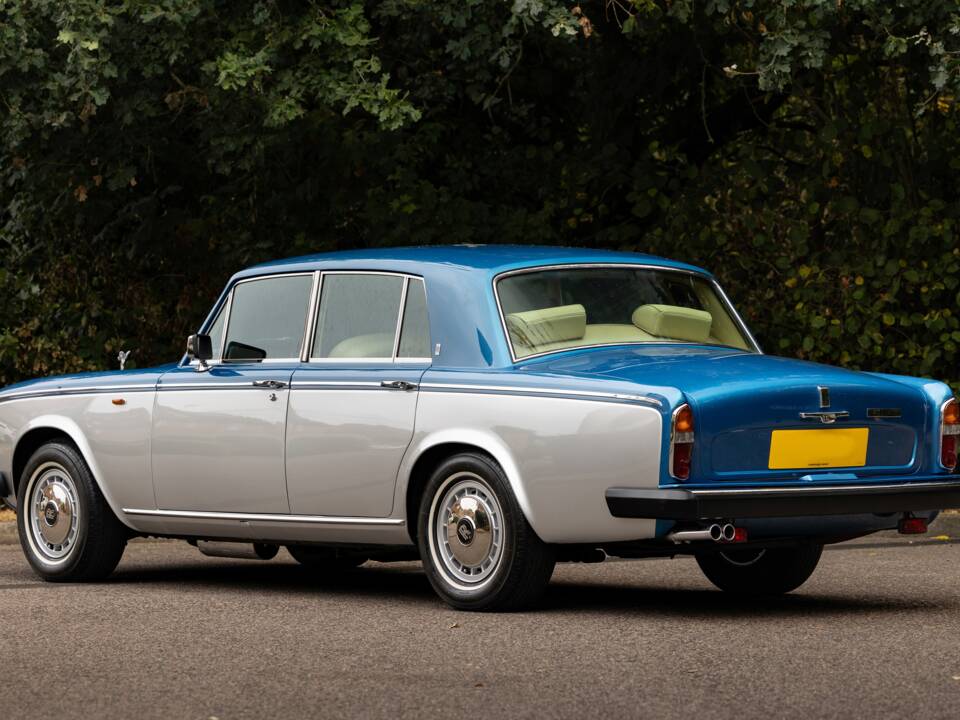 Image 3/50 of Rolls-Royce Silver Shadow II (1979)