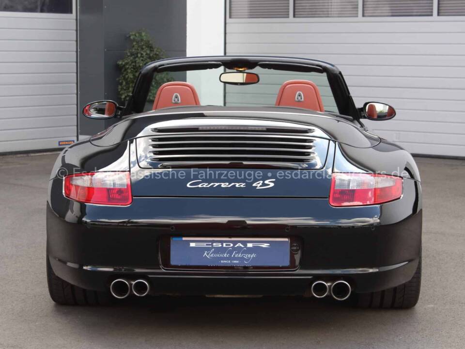 Image 7/25 of Porsche 911 Carrera 4S (2009)