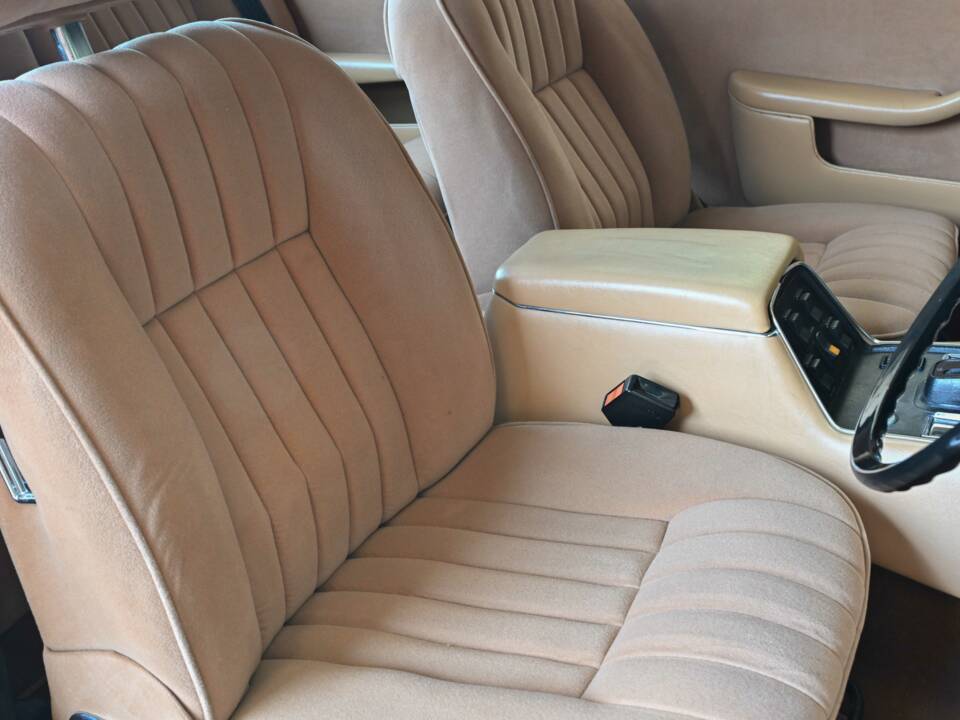 Bild 17/36 von Daimler Sovereign 4.2 (1976)