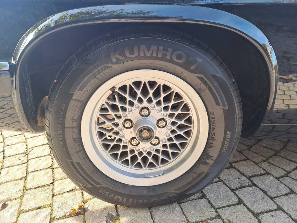 Image 28/40 of Jaguar XJ-S 3.6 (1987)