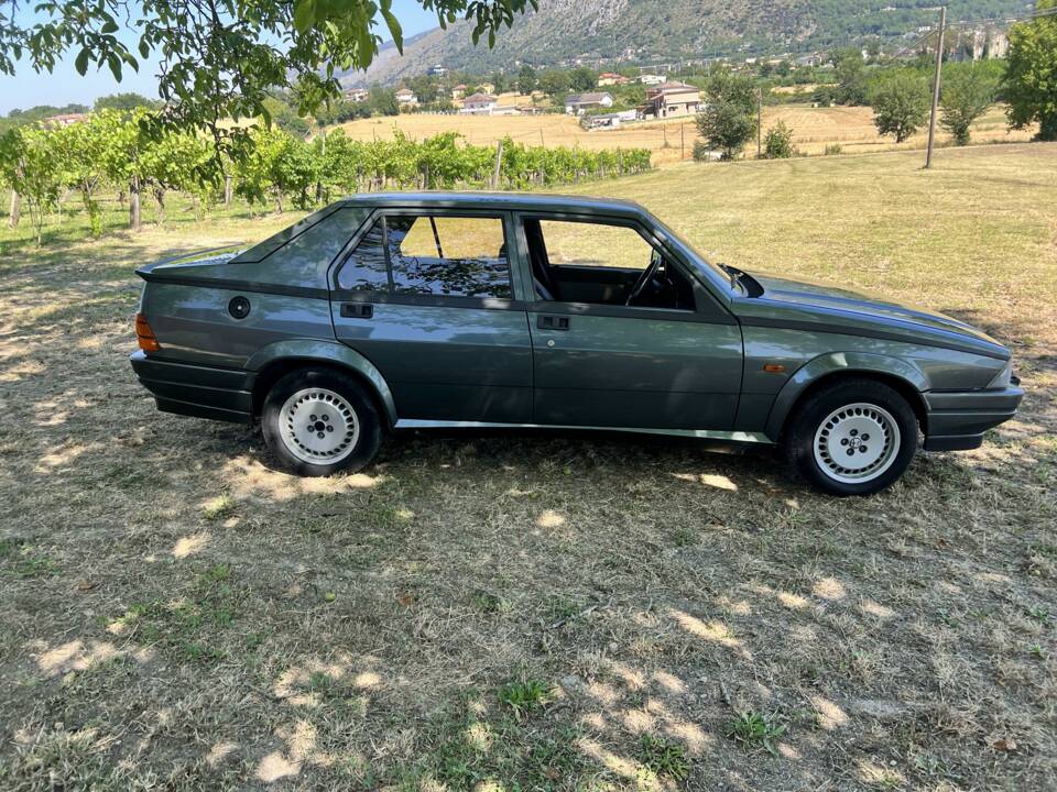 Image 6/46 of Alfa Romeo 75 1.8 Turbo (1986)