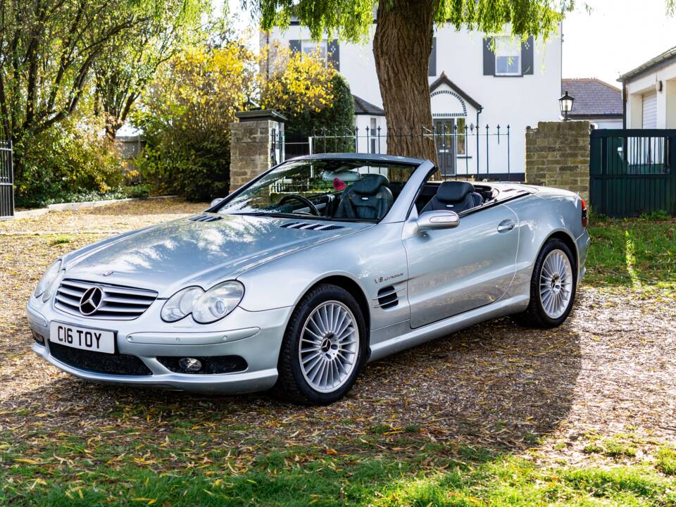 Image 8/45 of Mercedes-Benz SL 55 AMG (2004)
