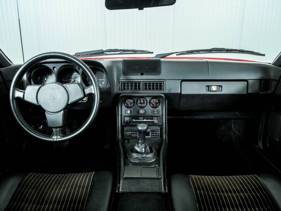 Afbeelding 7/50 van Porsche 924 S (1986)