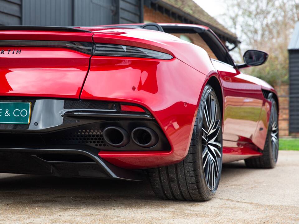 Immagine 42/84 di Aston Martin DBS 770 Ultimate Volante (2023)