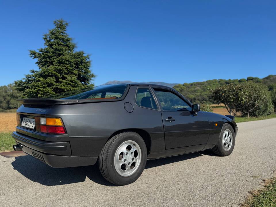 Image 14/35 of Porsche 924 S (1986)