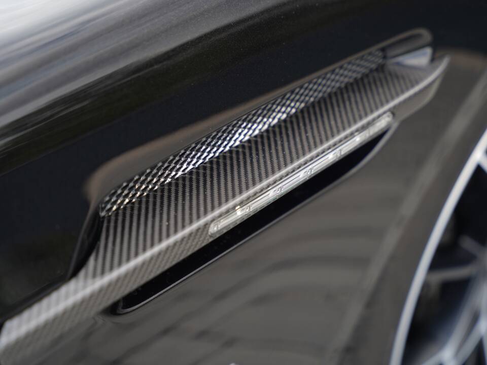 Image 43/50 of Aston Martin Rapide AMR (2019)