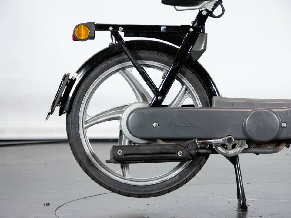 Bild 27/49 von Piaggio DUMMY (2002)