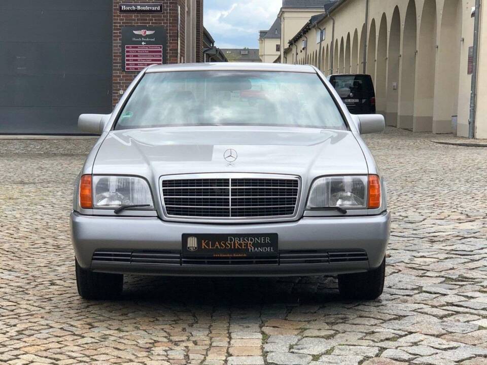 Image 2/18 of Mercedes-Benz 500 SE (1992)