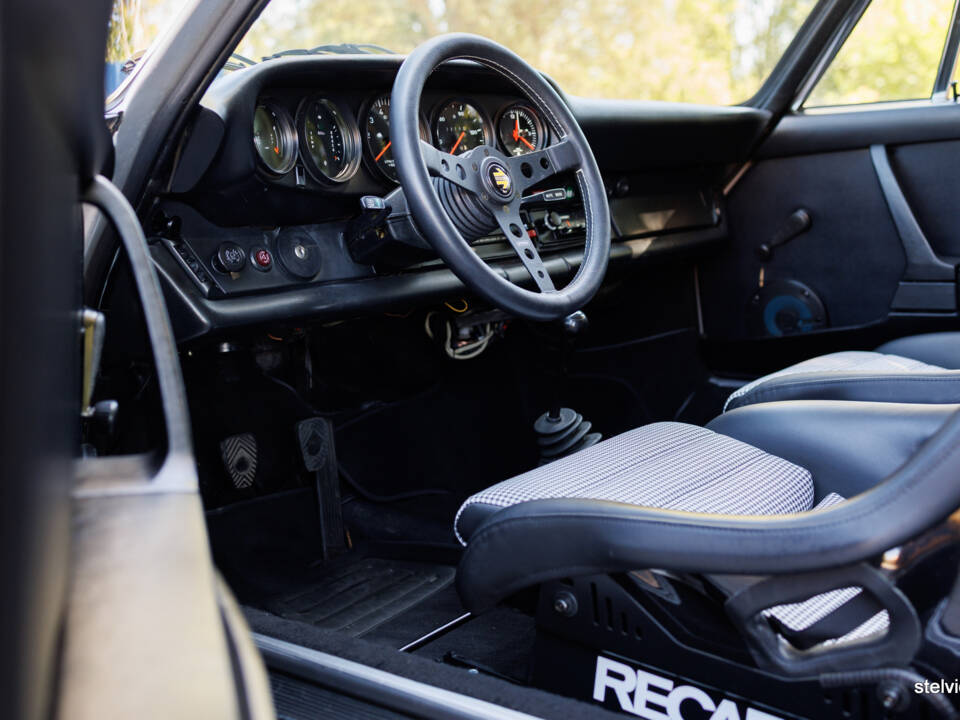 Image 30/42 de Porsche 911 2.7 (1974)