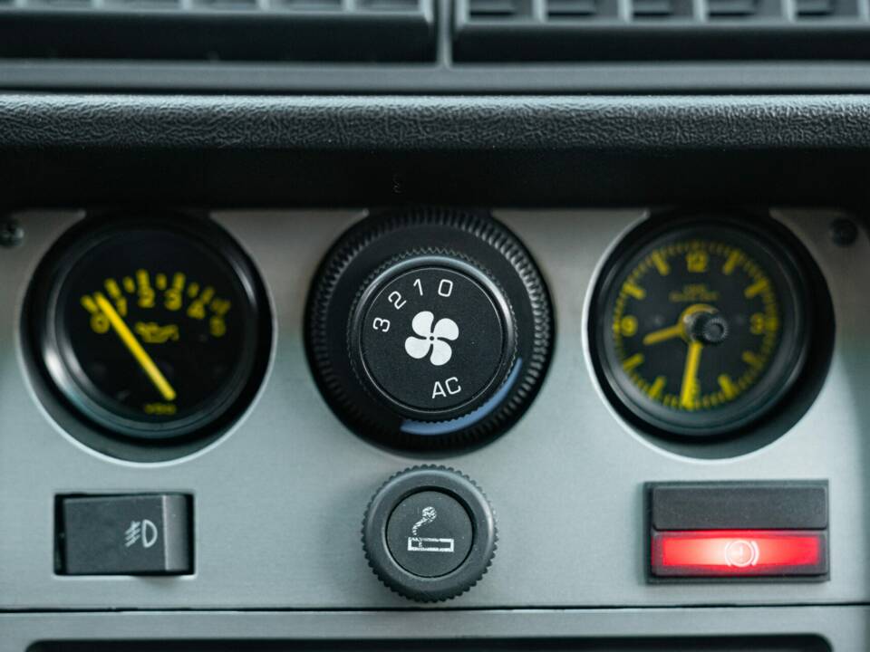 Bild 41/50 von Porsche 944 (1985)