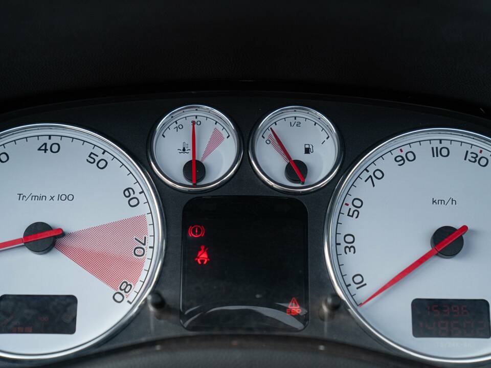 Bild 46/50 von Peugeot 307 CC 2.0i (2004)
