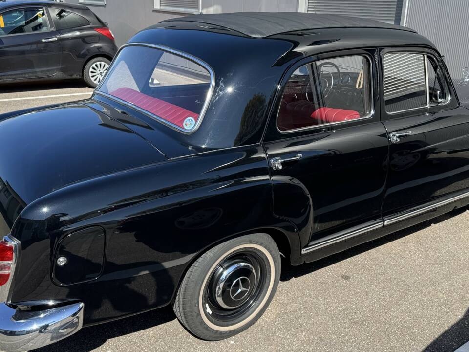 Imagen 4/11 de Mercedes-Benz 180 c (1961)