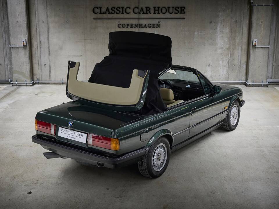 Image 24/90 of BMW 325i (1987)