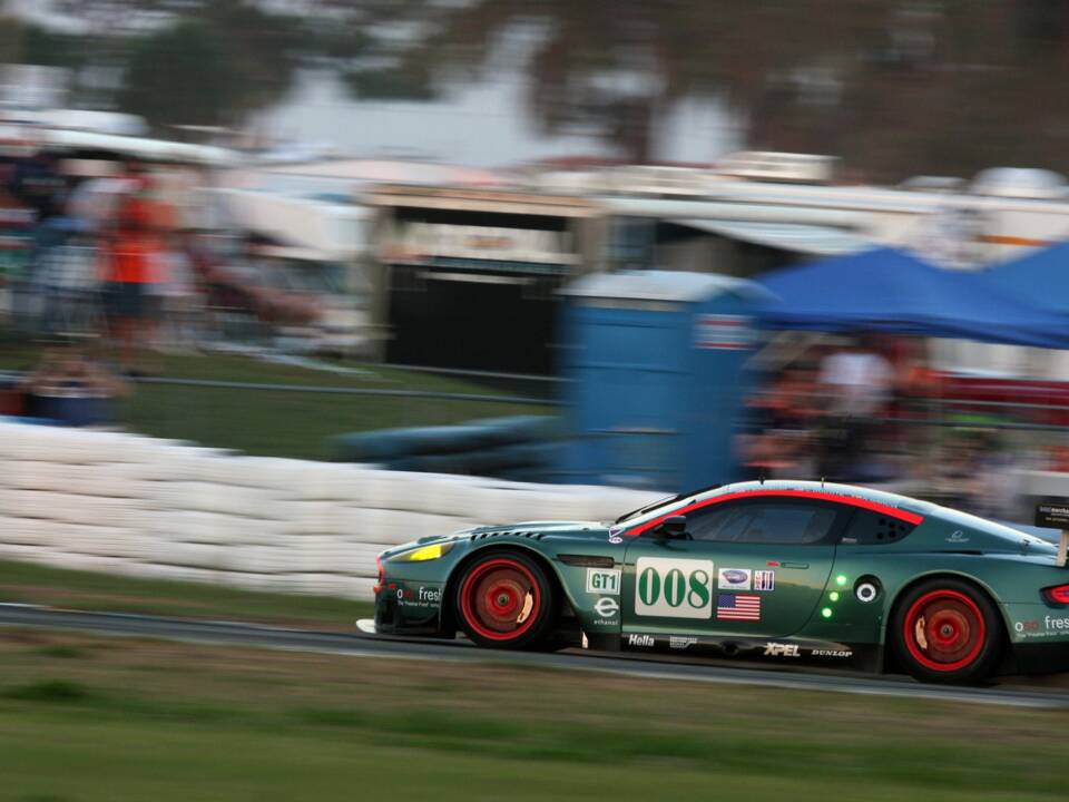 Image 15/25 de Aston Martin DBRS9 (2006)