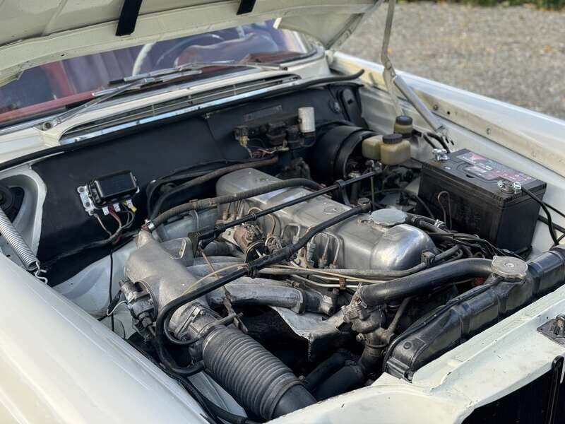Image 3/50 of Mercedes-Benz 220 SE b (1963)