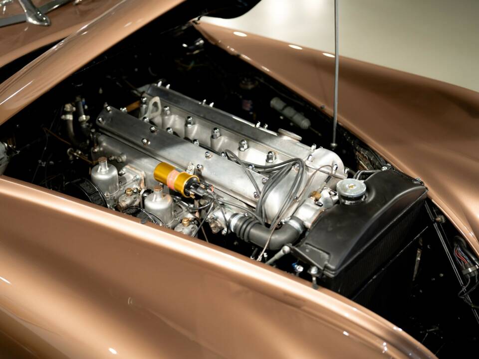 Image 41/50 of Jaguar XK 120 OTS (1952)