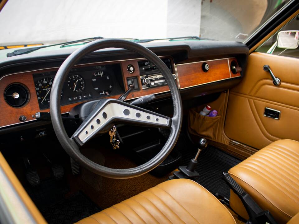 Image 7/14 de Ford Cortina 1600 (1975)