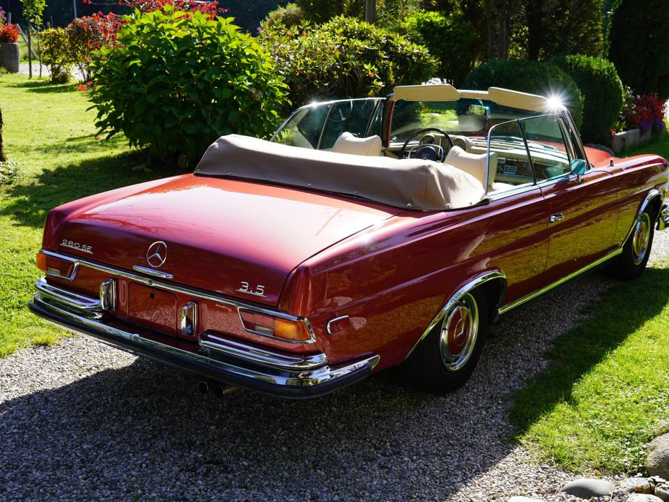 Bild 9/16 von Mercedes-Benz 280 SE 3,5 (1970)