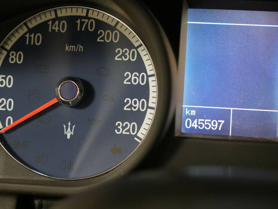 Bild 30/38 von Maserati Quattroporte 4.2 (2005)