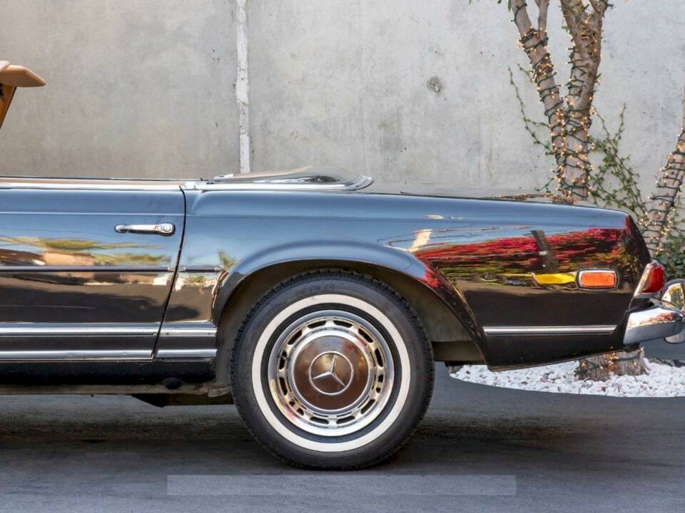 Immagine 14/36 di Mercedes-Benz 280 SL (1969)