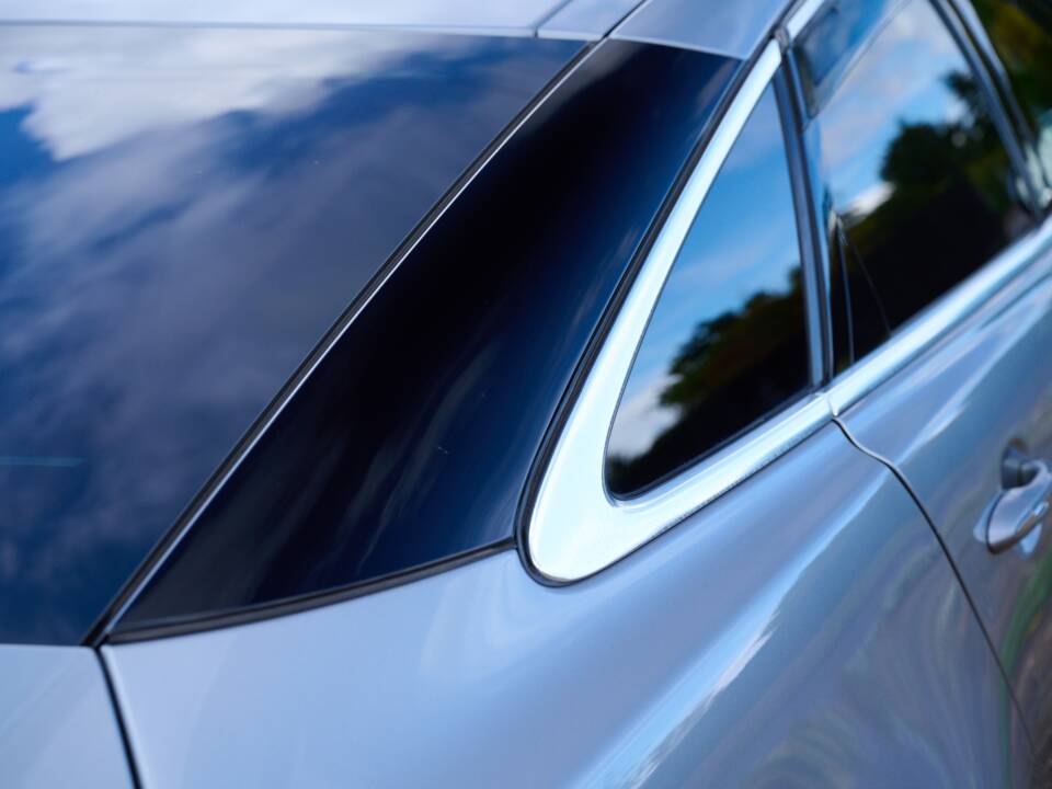 Bild 27/50 von Jaguar XJ 5.0 (2010)