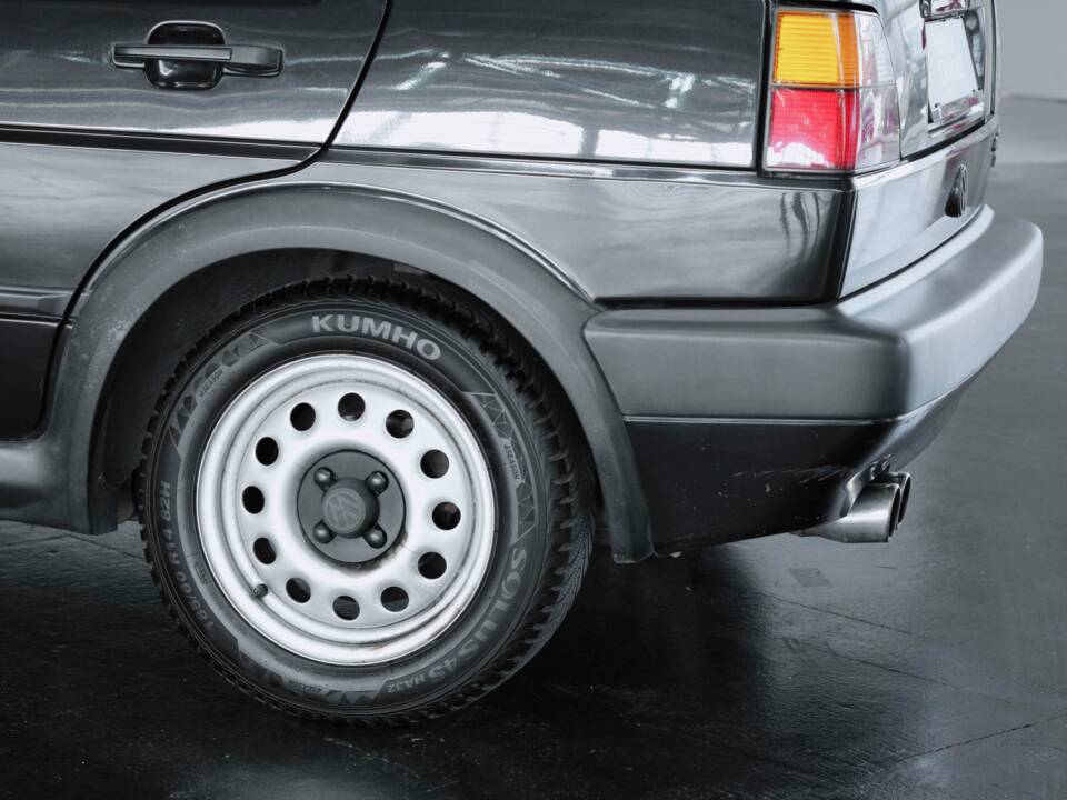 Image 38/39 of Volkswagen Golf Mk II GTi 16V 1.8 (1991)