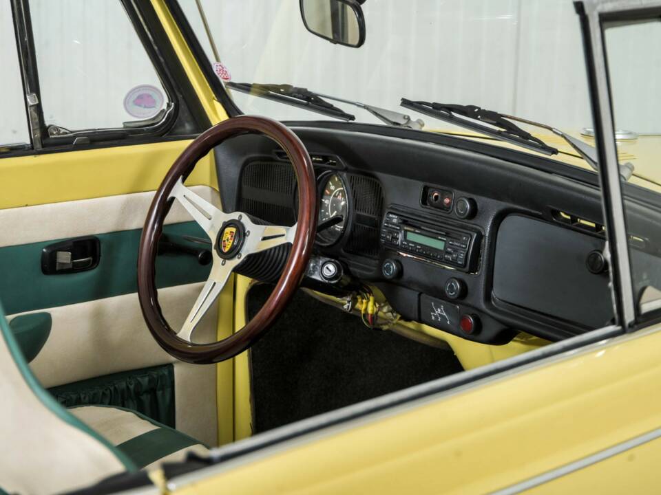 Immagine 30/50 di Volkswagen Käfer 1302 (1971)