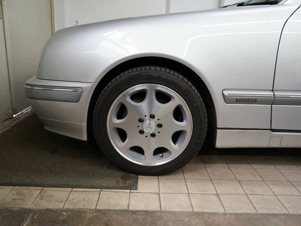Bild 36/38 von Mercedes-Benz E 200 Kompressor (2001)