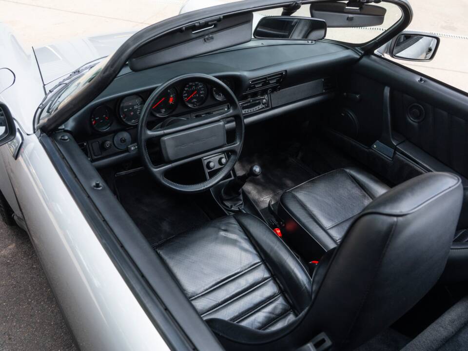 Image 35/68 of Porsche 911 Speedster 3.2 (1989)