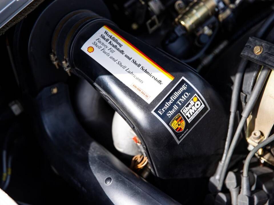 Image 85/132 of Porsche 911 Speedster 3.2 (1989)