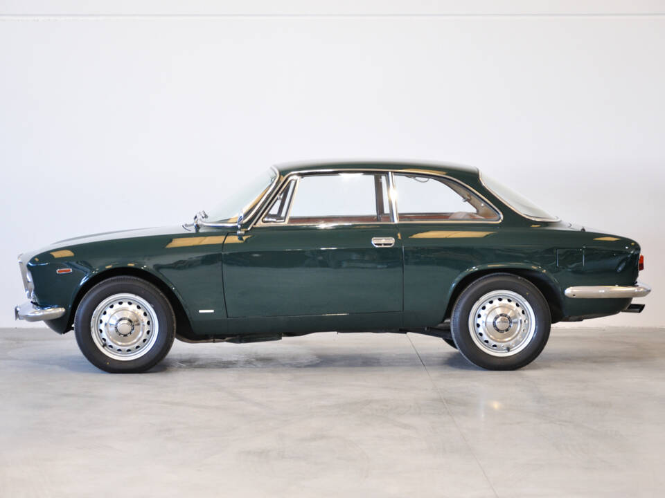 Image 9/65 of Alfa Romeo Giulia 1600 Sprint GT (1964)