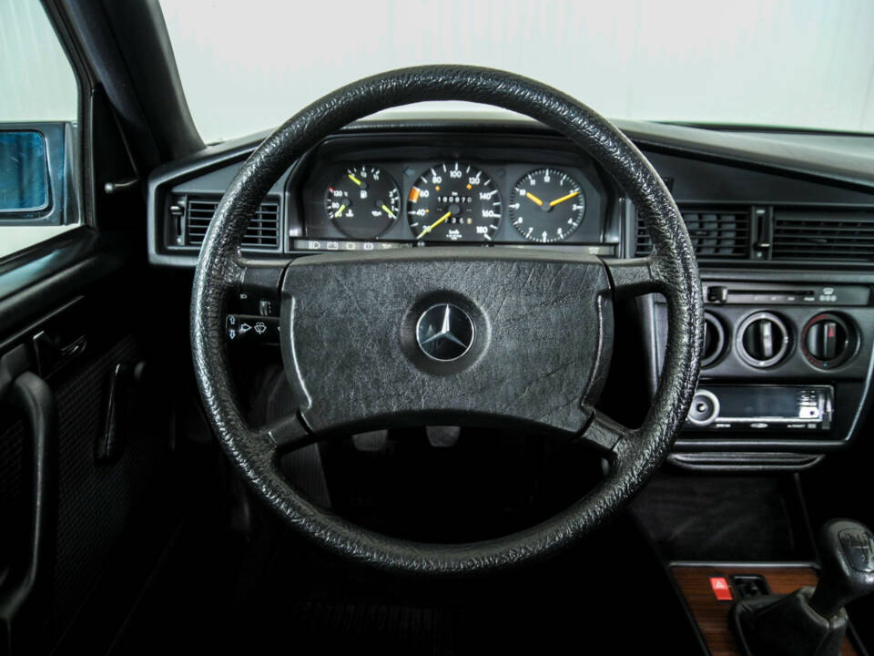 Image 7/50 de Mercedes-Benz 190 D (1985)