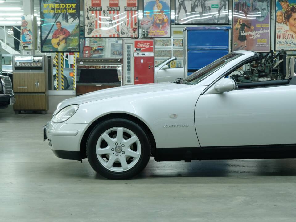 Immagine 46/50 di Mercedes-Benz SLK 230 Kompressor (1996)