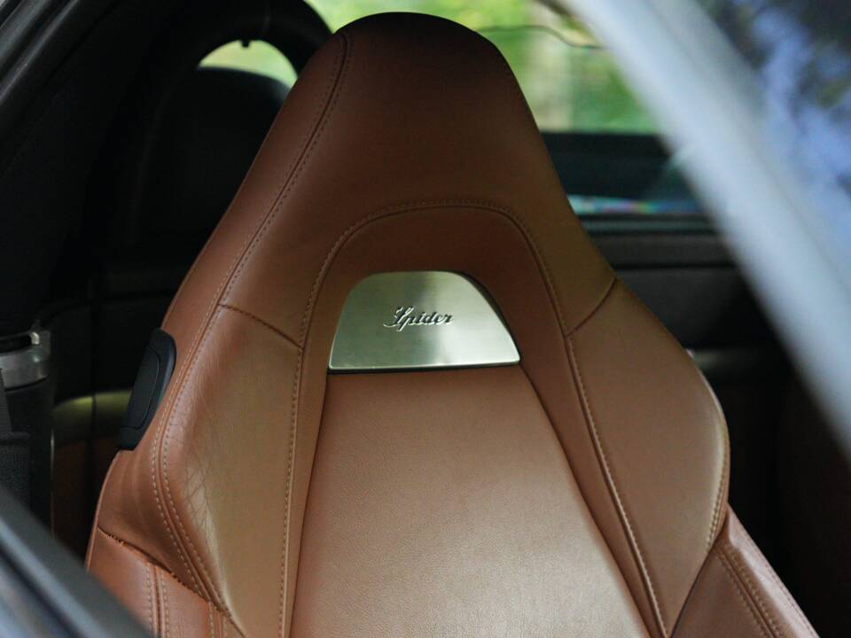 Bild 13/50 von Alfa Romeo Spider 3.2 V6 (2008)