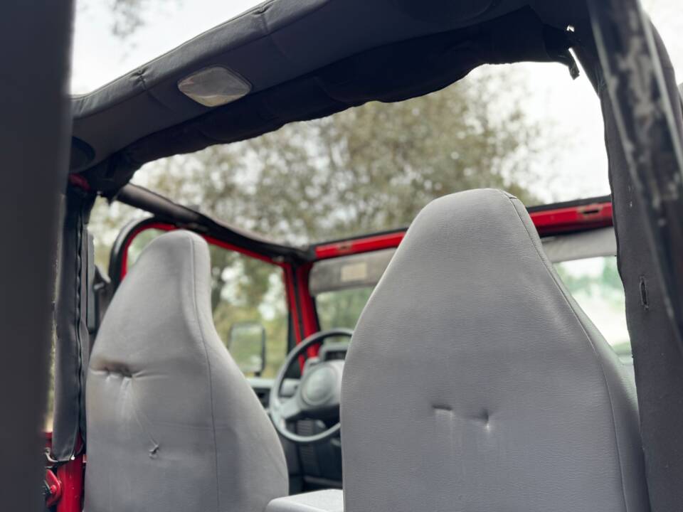 Image 12/31 of Jeep Wrangler Sport 2.5 (1996)