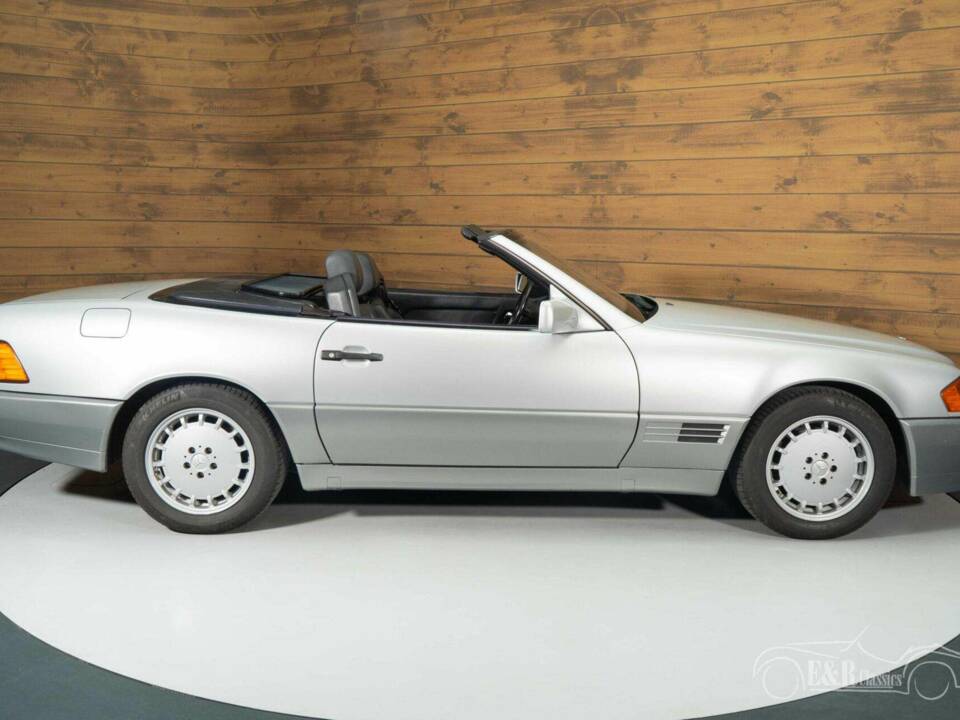 Image 16/19 de Mercedes-Benz 300 SL (1990)