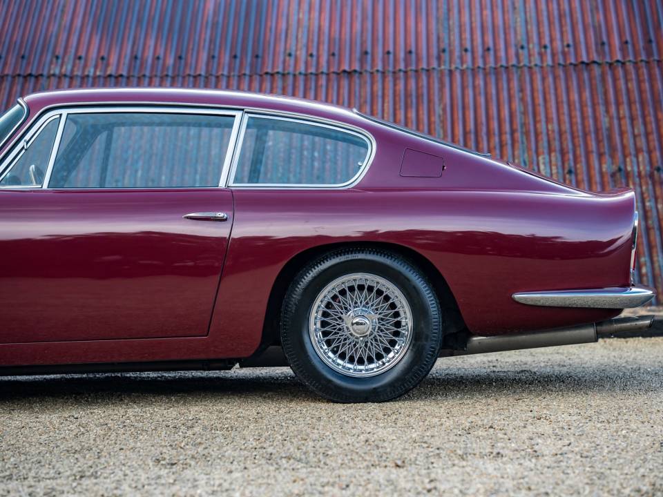Afbeelding 17/50 van Aston Martin DB 6 (1967)