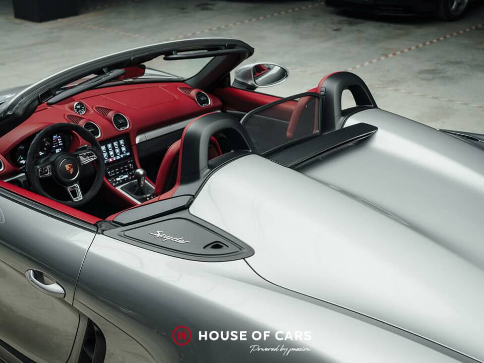 Image 15/25 of Porsche 718 Boxster Spyder (2020)