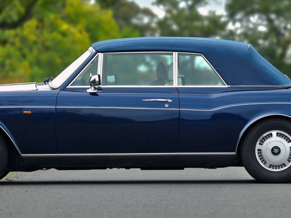 Image 26/50 of Rolls-Royce Corniche S (1995)