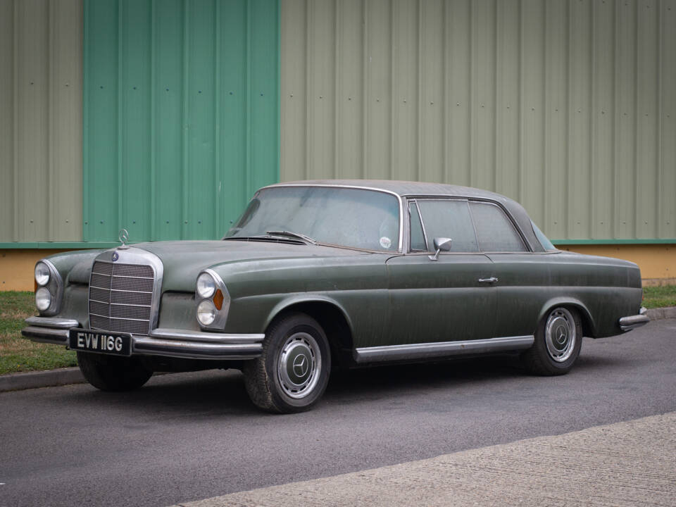 Imagen 2/35 de Mercedes-Benz 280 SE (1969)