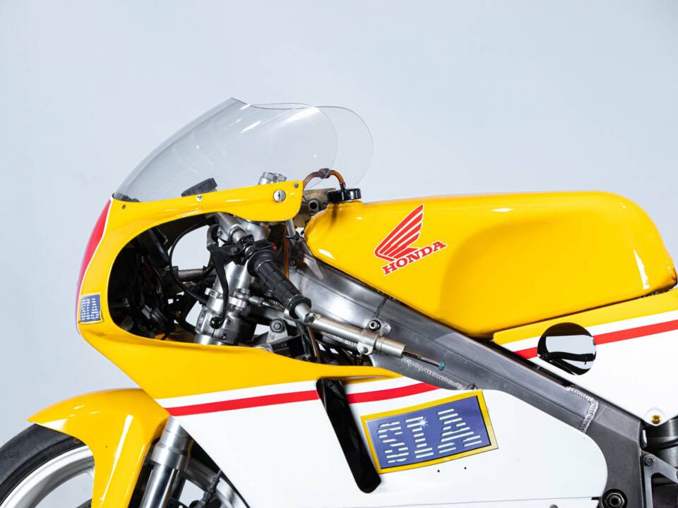 Bild 29/50 von Honda DUMMY (1992)