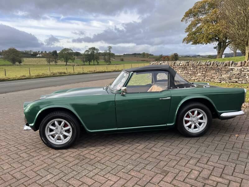 Image 3/45 of Triumph TR 4 (1964)