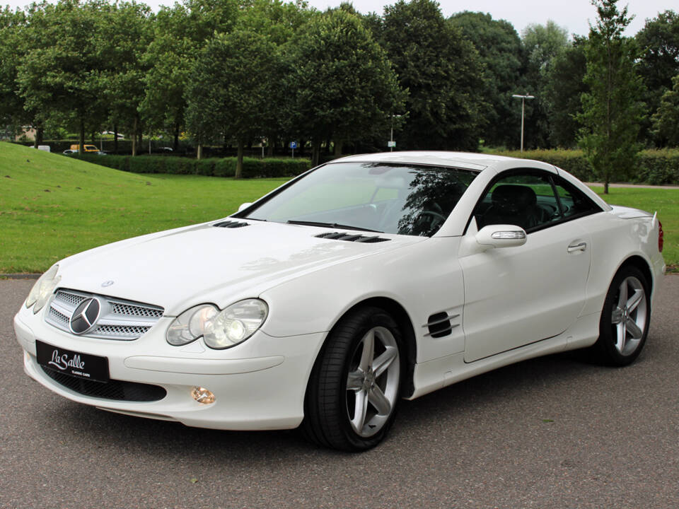 Image 2/21 of Mercedes-Benz SL 500 (2004)