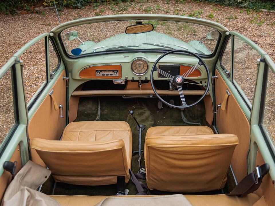 Image 24/29 of Morris Minor 1000 Tourer (1962)