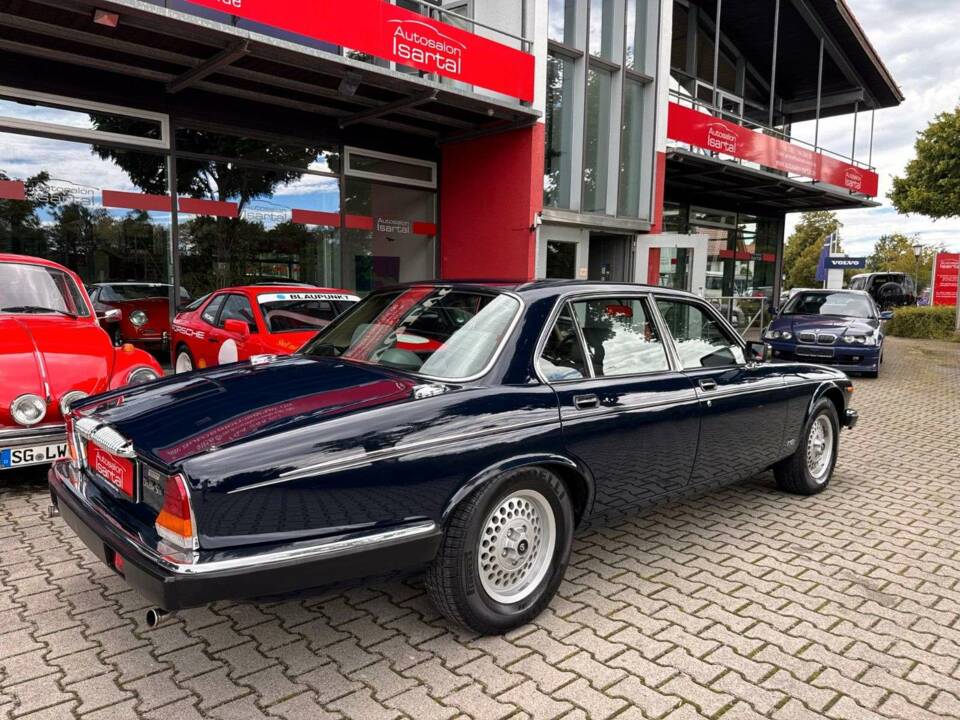 Image 5/20 de Daimler Double Six (1993)