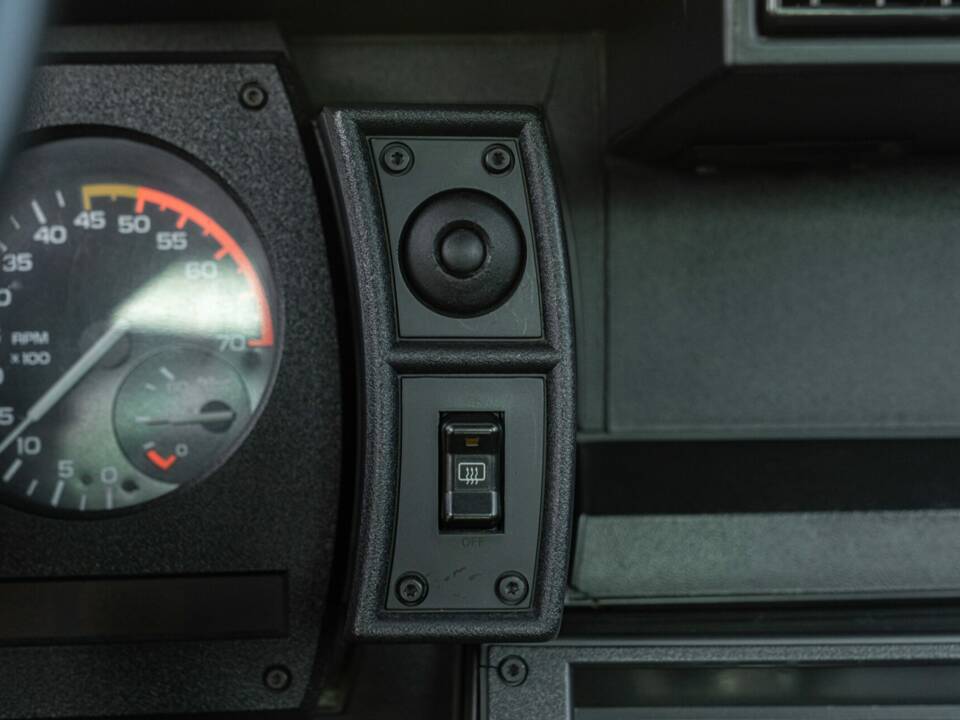 Image 34/50 of Chevrolet Camaro Z28 (1992)