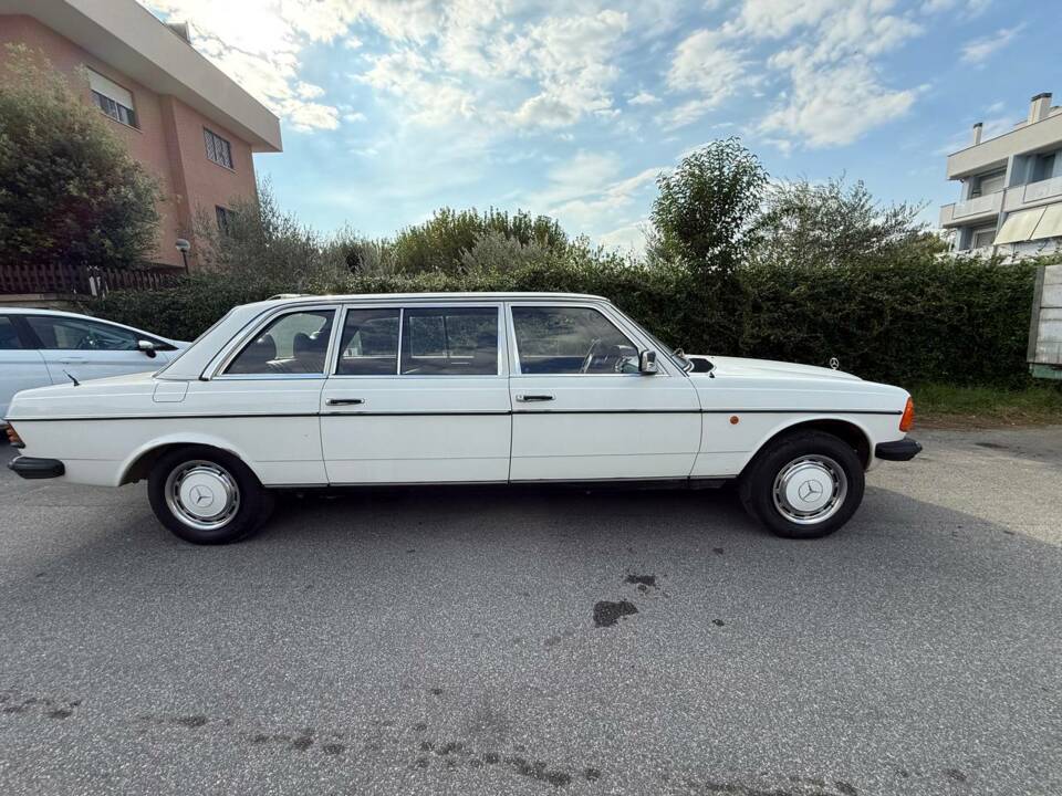Bild 6/50 von Mercedes-Benz 240 D (1979)