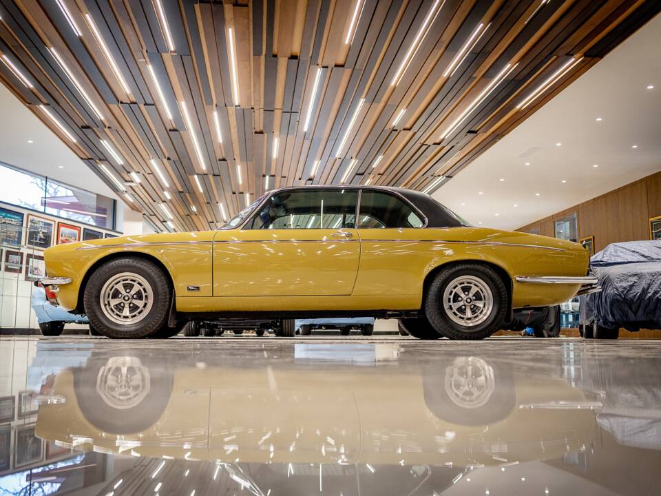Image 16/50 de Jaguar XJ 6 C 4.2 (1975)