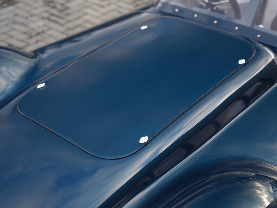 Image 38/50 of Lister Knobbly (1958)